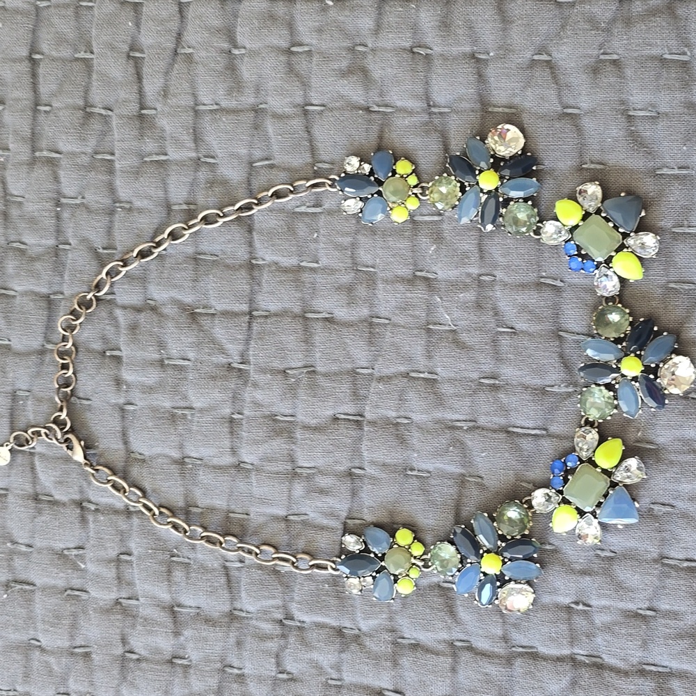 Stella & Dot Statement Necklace - Picture 3 of 7